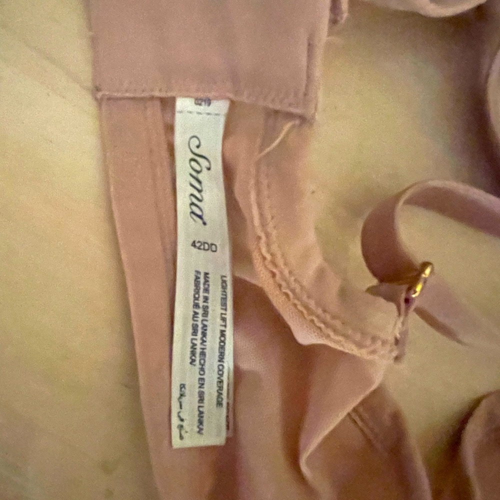 Like New. 42DD. Soma Lightest Lift Modern Coverage in Pink. - Picture 5 of 6